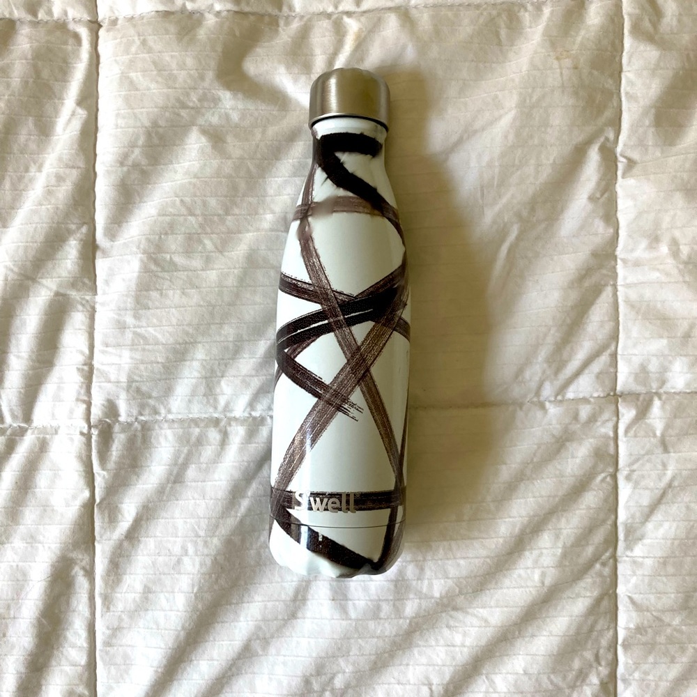 Swell water bottle